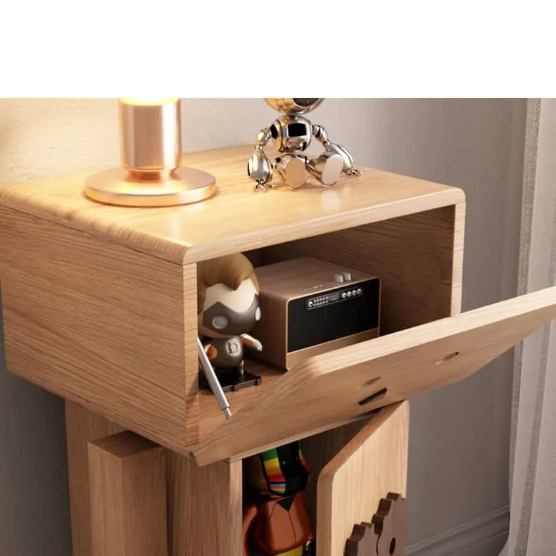 ロボット風の可愛いフォルムが目を引く、木目調×カラーブロックのキャビネット|リビングや寝室に馴染む収納力抜群の一台 hns-4123