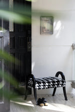 アッシュ材スツール|スタイリッシュな座り心地とモダンデザインでリラックスタイムを演出 hrn-5252