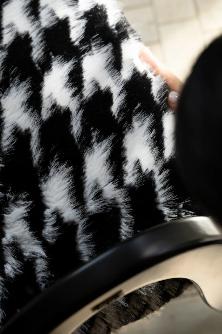 アッシュ材スツール|スタイリッシュな座り心地とモダンデザインでリラックスタイムを演出 hrn-5252