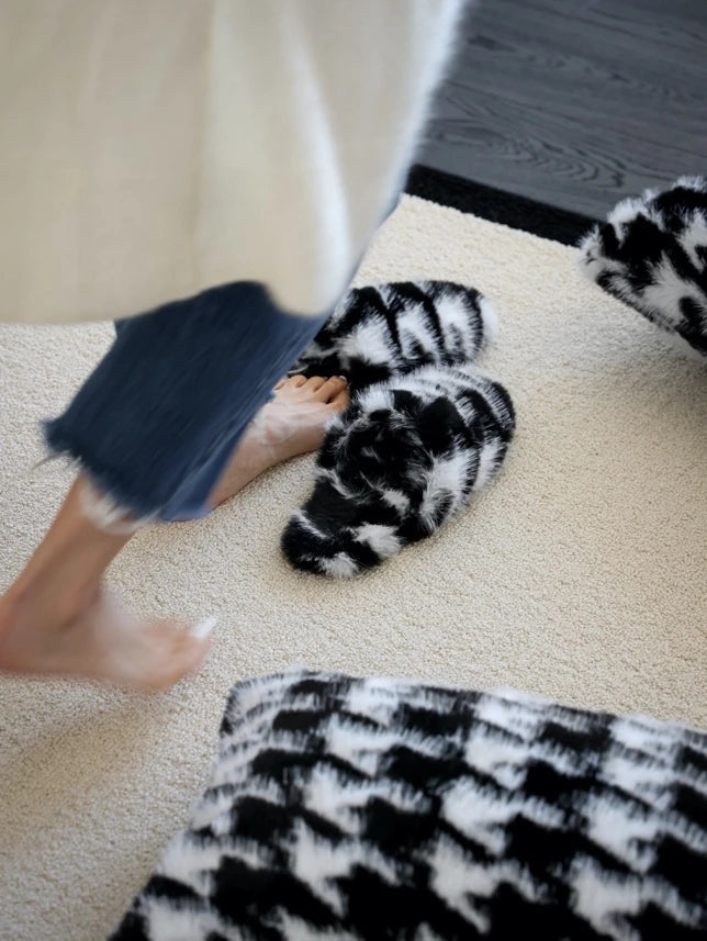 アッシュ材スツール|スタイリッシュな座り心地とモダンデザインでリラックスタイムを演出 hrn-5252