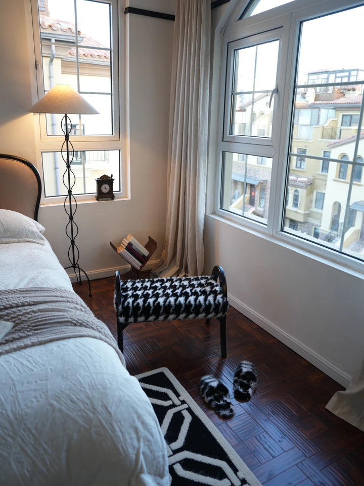 アッシュ材スツール|スタイリッシュな座り心地とモダンデザインでリラックスタイムを演出 hrn-5252