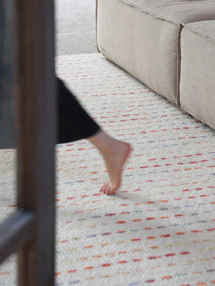 アッシュ材スツール|スタイリッシュな座り心地とモダンデザインでリラックスタイムを演出 hrn-5252