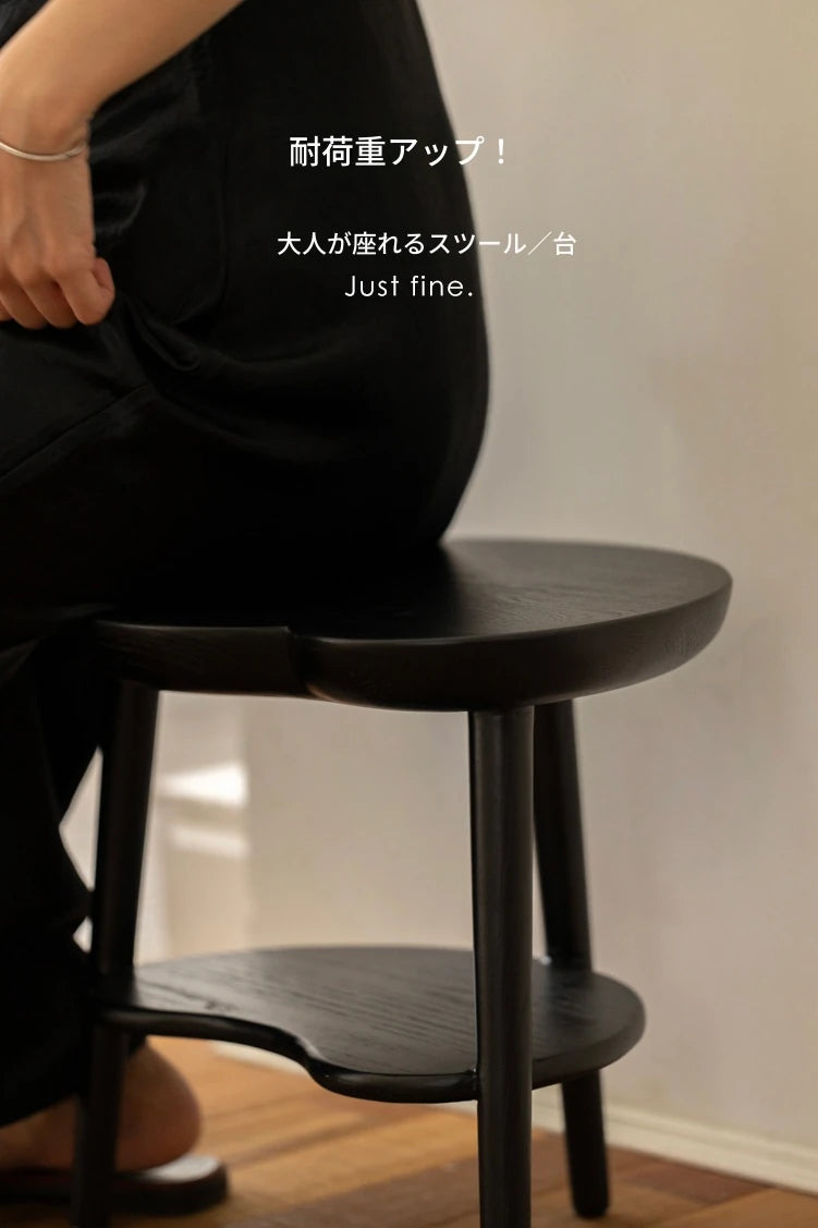 アッシュ材のセンターテーブル - モダンな雲型デザイン、収納付きでインテリアを引き立てる家具 hrn-5253