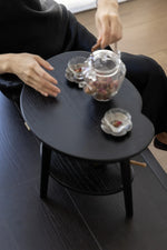 アッシュ材のセンターテーブル - モダンな雲型デザイン、収納付きでインテリアを引き立てる家具 hrn-5253