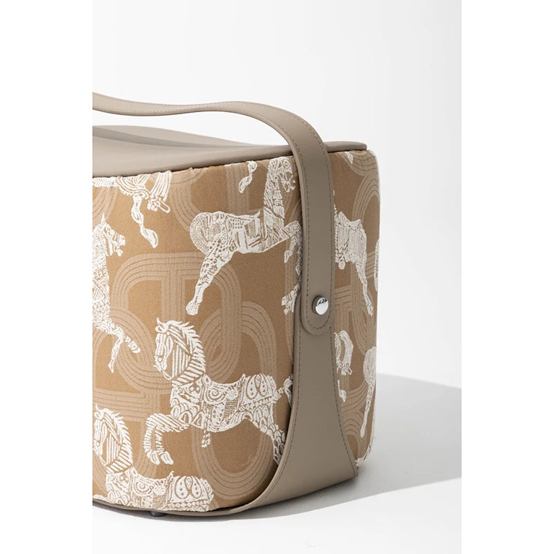 ハイエンドな合成皮革スツール|無垢材のデザイン座椅子|インテリアアクセントに最適! hrn-5254