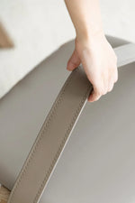 ハイエンドな合成皮革スツール|無垢材のデザイン座椅子|インテリアアクセントに最適! hrn-5254