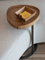 アッシュ材とスチール製のスタイリッシュセンターテーブル - モダンなリビングにぴったり! hrn-5255