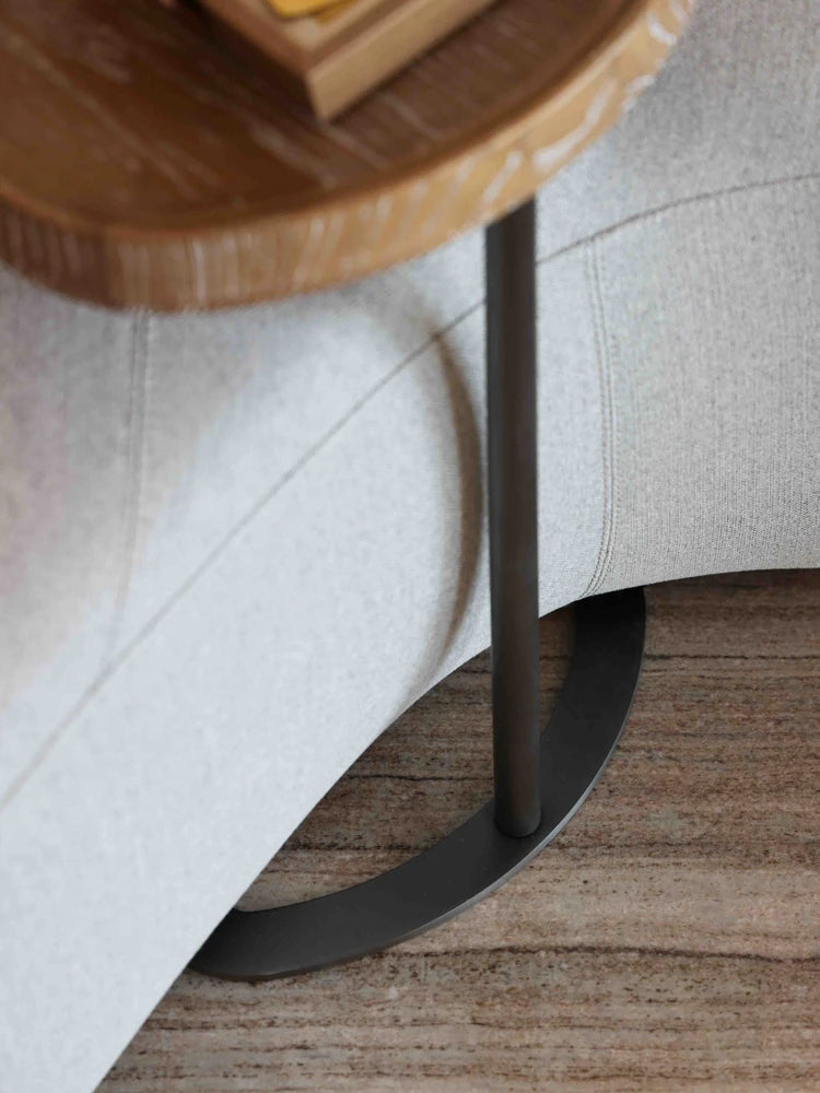 アッシュ材とスチール製のスタイリッシュセンターテーブル - モダンなリビングにぴったり! hrn-5255