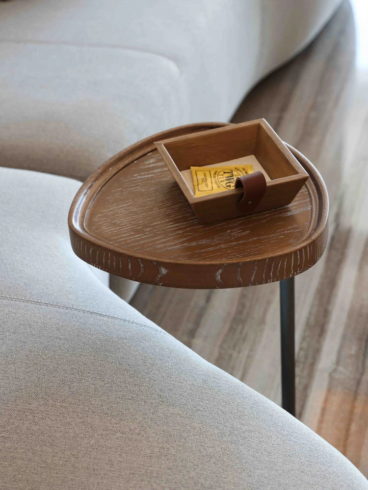 アッシュ材とスチール製のスタイリッシュセンターテーブル - モダンなリビングにぴったり! hrn-5255