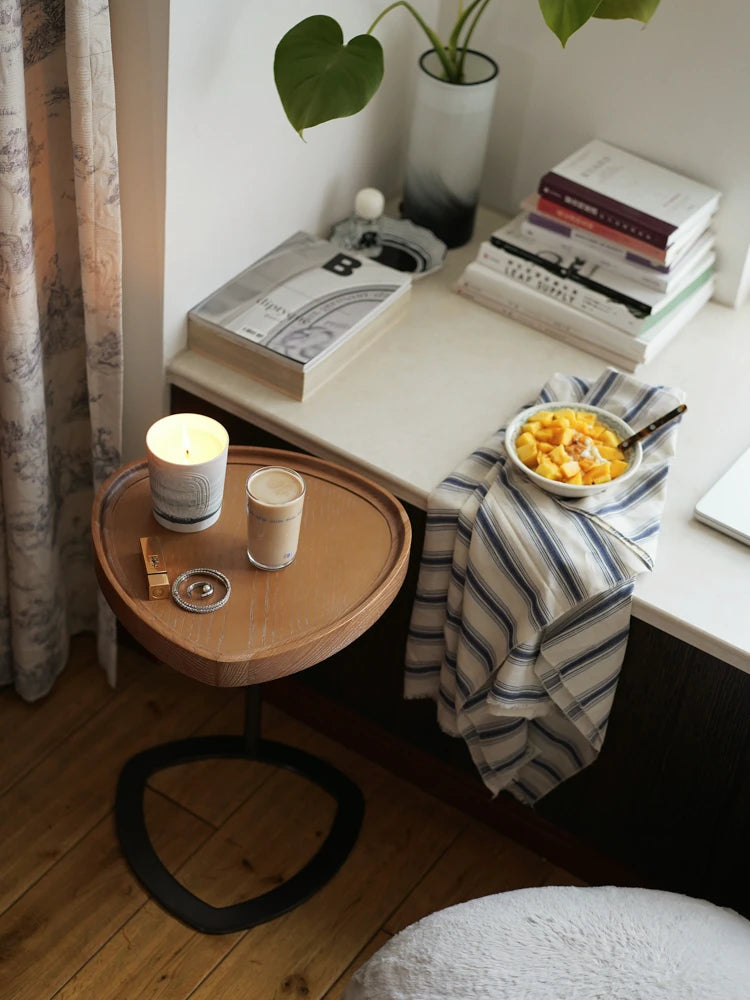 アッシュ材とスチール製のスタイリッシュセンターテーブル - モダンなリビングにぴったり! hrn-5255