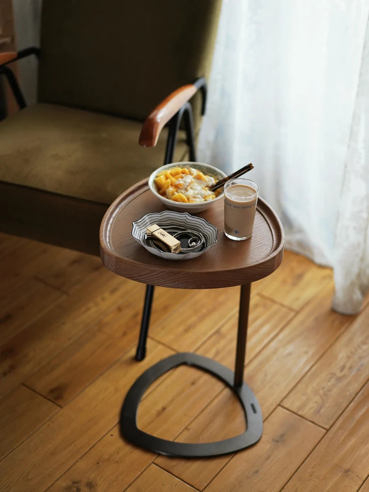 アッシュ材とスチール製のスタイリッシュセンターテーブル - モダンなリビングにぴったり! hrn-5255