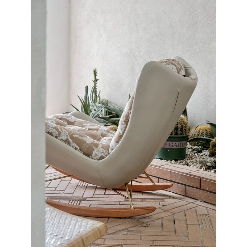 ダウンと絹綿の贅沢な触感!ケヤキ&アイアン製デザインチェア - リラックス空間を演出するモダンインテリア hrn-5256