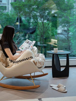 ダウンと絹綿の贅沢な触感!ケヤキ&アイアン製デザインチェア - リラックス空間を演出するモダンインテリア hrn-5256