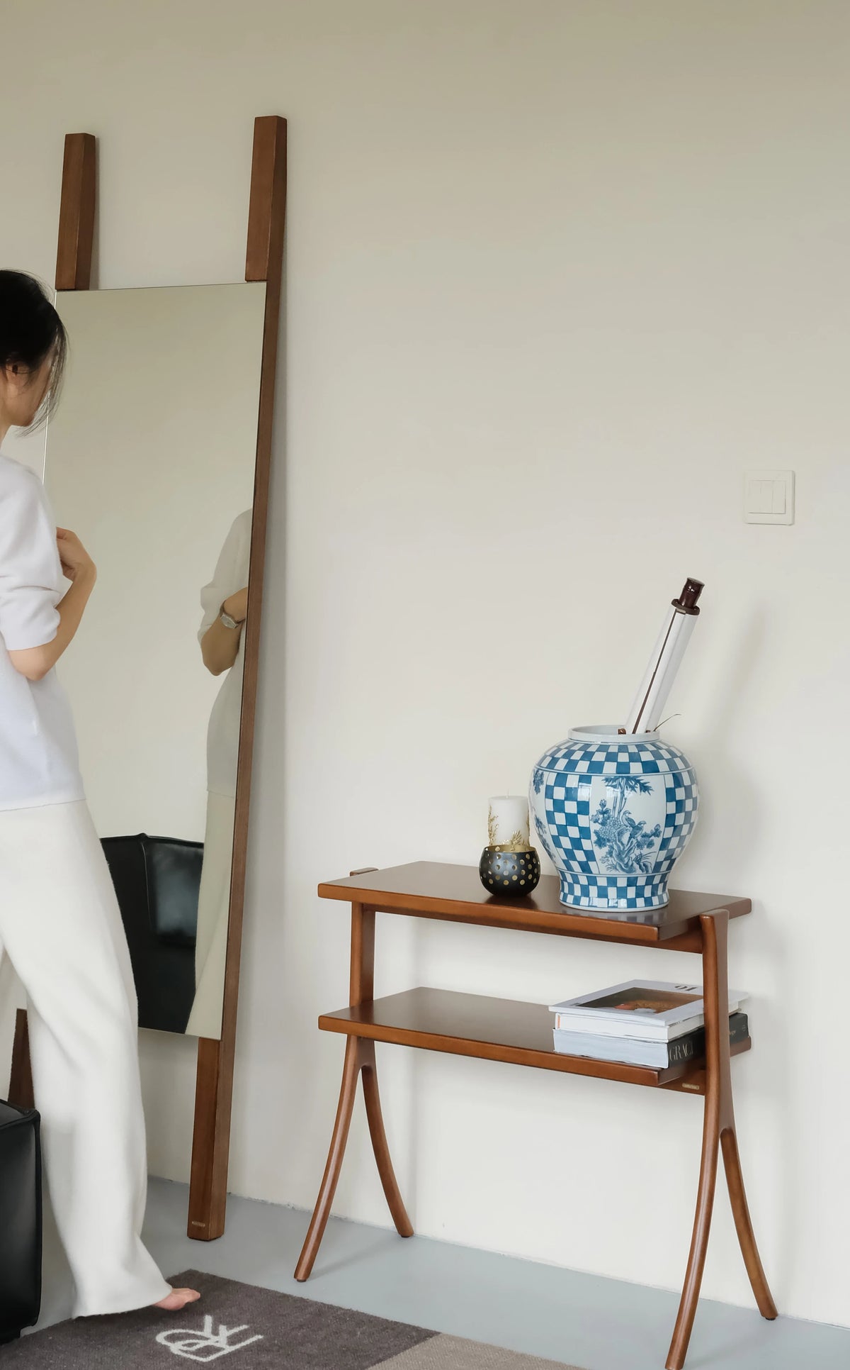 シンプルでスタイリッシュな合成皮革センターテーブル - リビングルームに最適な収納&ディスプレイオプション hrn-5258