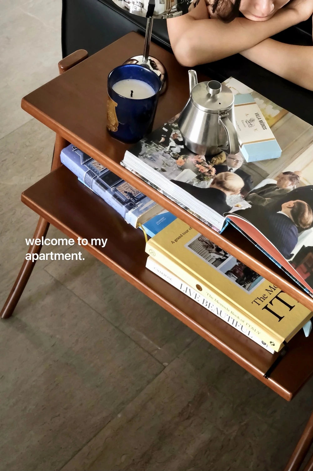 シンプルでスタイリッシュな合成皮革センターテーブル - リビングルームに最適な収納&ディスプレイオプション hrn-5258