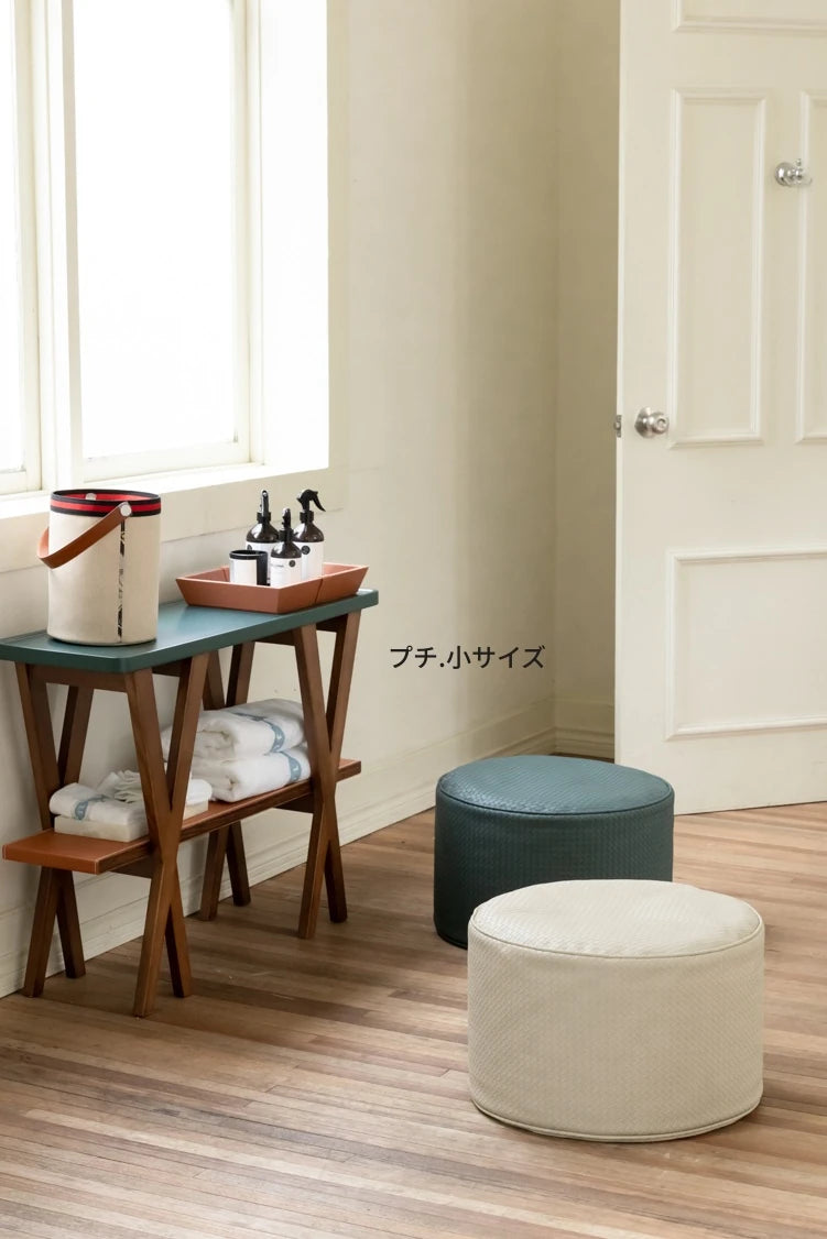 アッシュ材多層板製 シックな合成皮革テーブル - スタイリッシュなインテリアに最適なアイテム hrn-5260