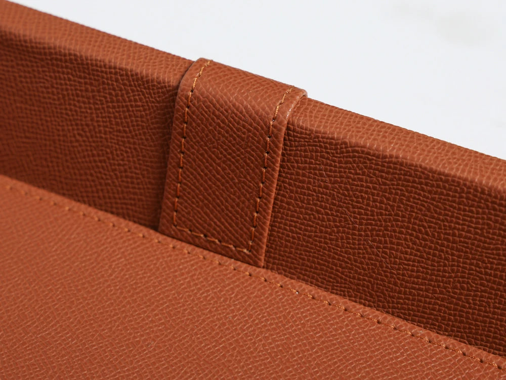 アッシュ材多層板製 シックな合成皮革テーブル - スタイリッシュなインテリアに最適なアイテム hrn-5260