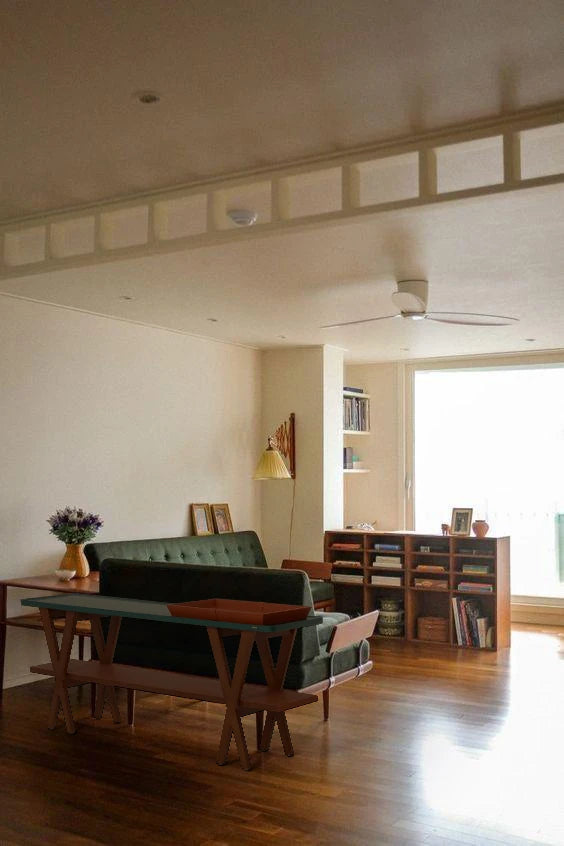 アッシュ材多層板製 シックな合成皮革テーブル - スタイリッシュなインテリアに最適なアイテム hrn-5260