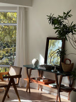 アッシュ材多層板製 シックな合成皮革テーブル - スタイリッシュなインテリアに最適なアイテム hrn-5260