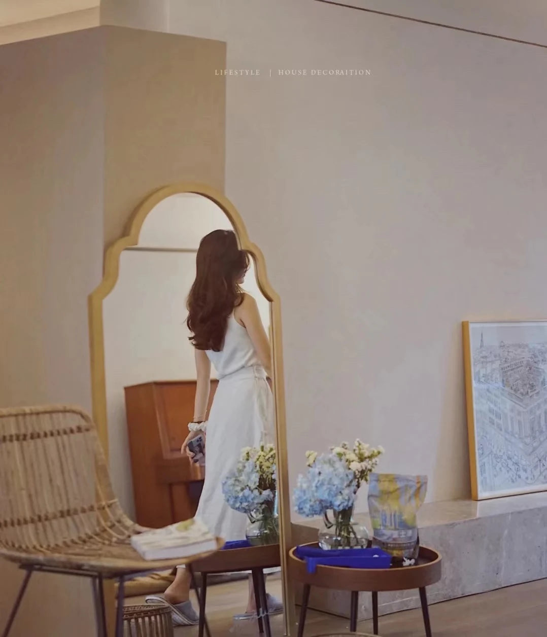 ケヤキガラスの洗練されたアンティークスタイルミラー - 美しいインテリアのアクセントに最適! hrn-5261