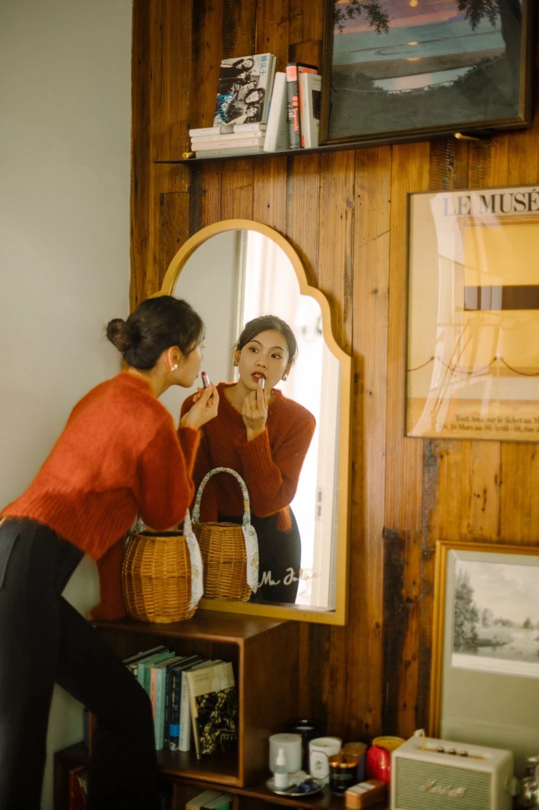 ケヤキガラスの洗練されたアンティークスタイルミラー - 美しいインテリアのアクセントに最適! hrn-5261