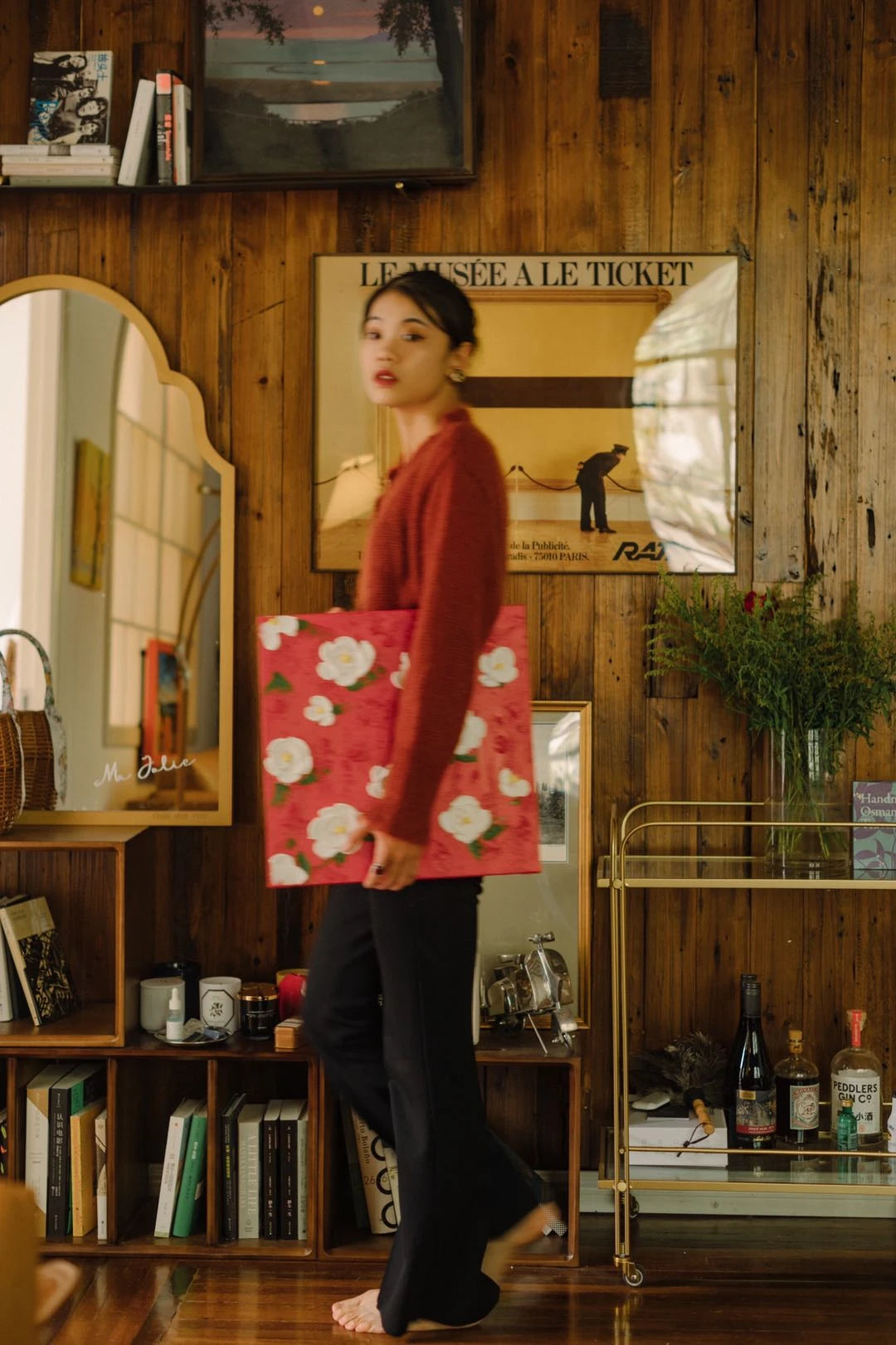 ケヤキガラスの洗練されたアンティークスタイルミラー - 美しいインテリアのアクセントに最適! hrn-5261