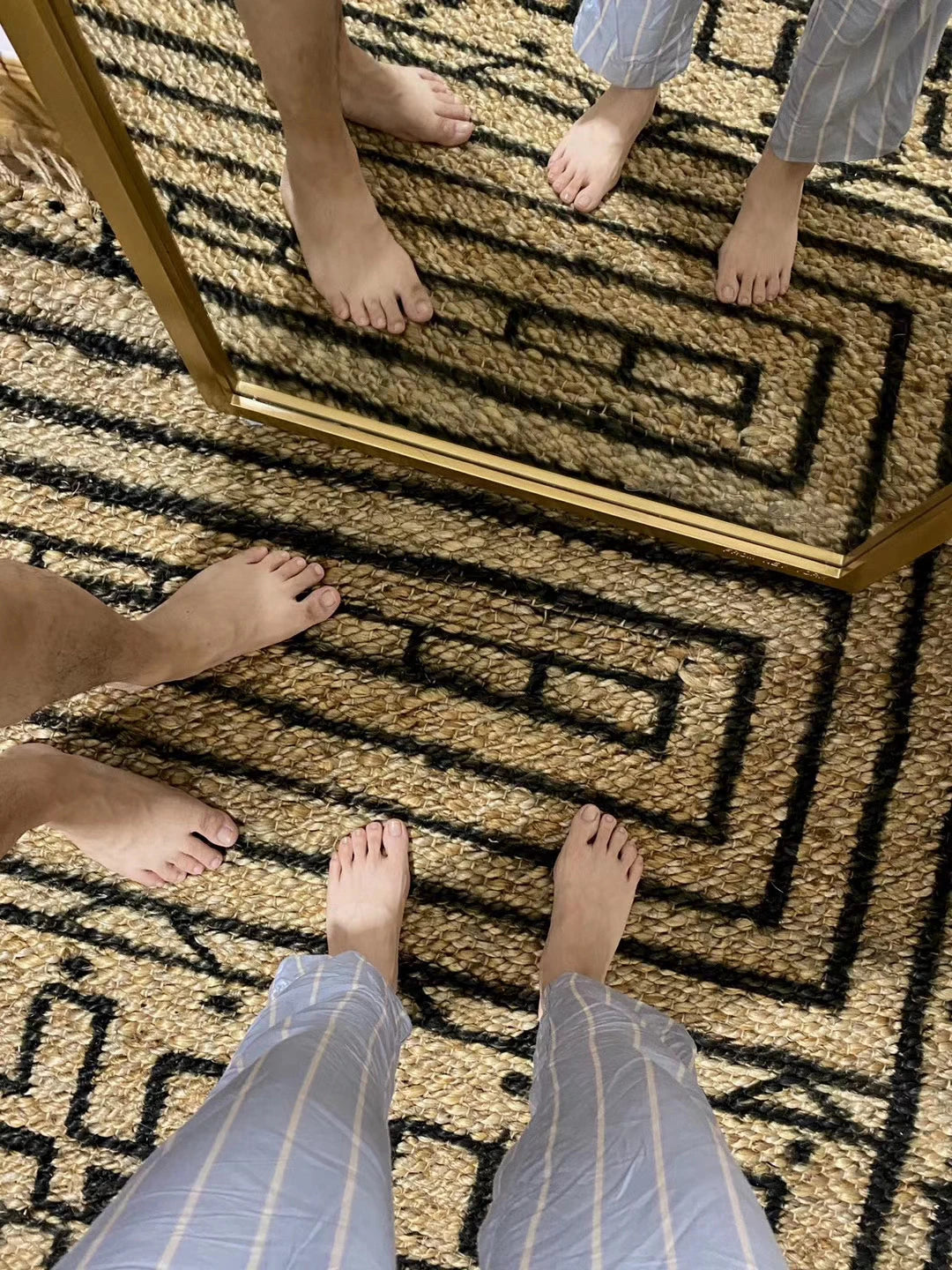 ケヤキガラスの洗練されたアンティークスタイルミラー - 美しいインテリアのアクセントに最適! hrn-5261