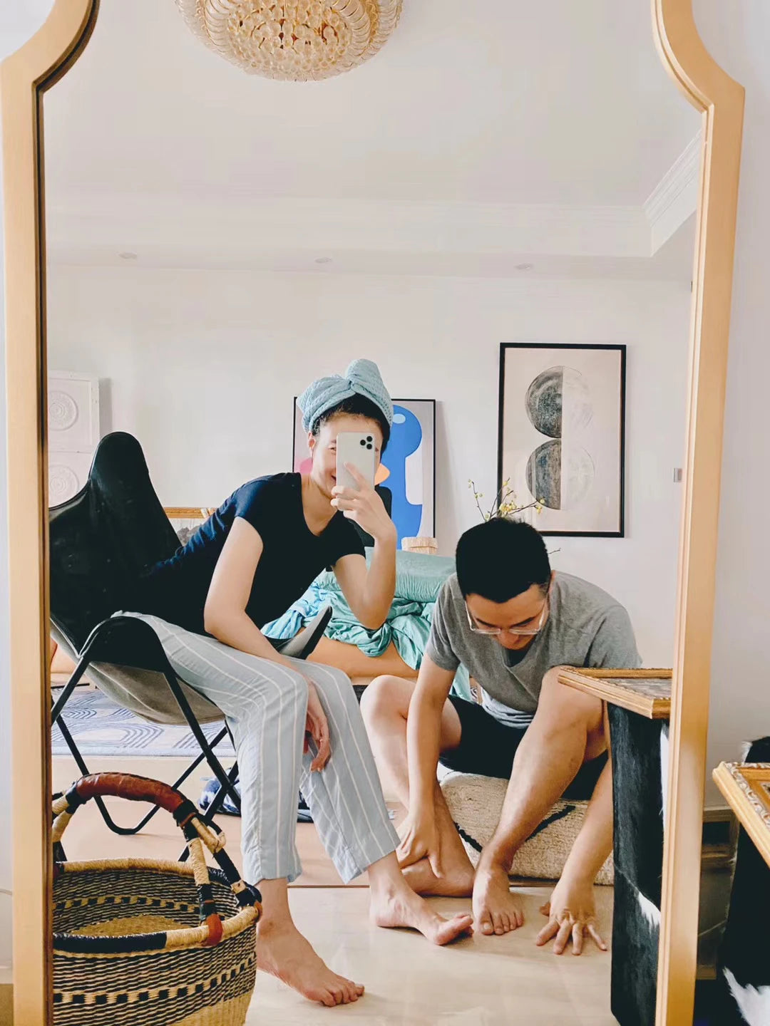 ケヤキガラスの洗練されたアンティークスタイルミラー - 美しいインテリアのアクセントに最適! hrn-5261