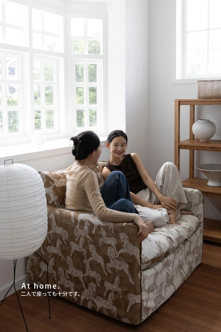 パイン材使用!ダウンとシリコンフィルの極上チェア - 快適さを追求したおしゃれなデザイン hrn-5264