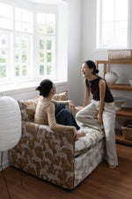 パイン材使用!ダウンとシリコンフィルの極上チェア - 快適さを追求したおしゃれなデザイン hrn-5264