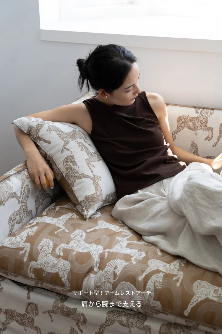 パイン材使用!ダウンとシリコンフィルの極上チェア - 快適さを追求したおしゃれなデザイン hrn-5264