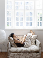 パイン材使用!ダウンとシリコンフィルの極上チェア - 快適さを追求したおしゃれなデザイン hrn-5264