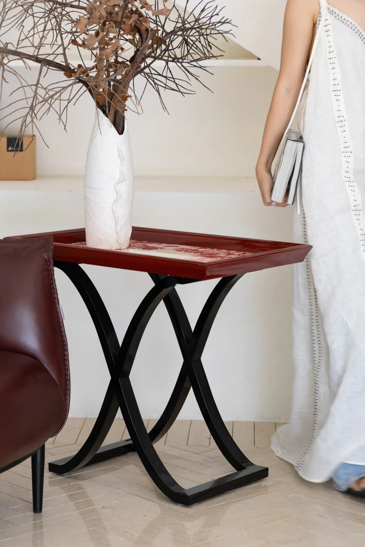 美しいカバノキ製センターテーブル - シックなデザインと優雅な花柄でリビングを彩る hrn-5266