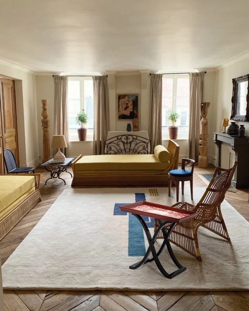 美しいカバノキ製センターテーブル - シックなデザインと優雅な花柄でリビングを彩る hrn-5266