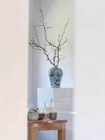 美しいカバノキ製センターテーブル - シックなデザインと優雅な花柄でリビングを彩る hrn-5266