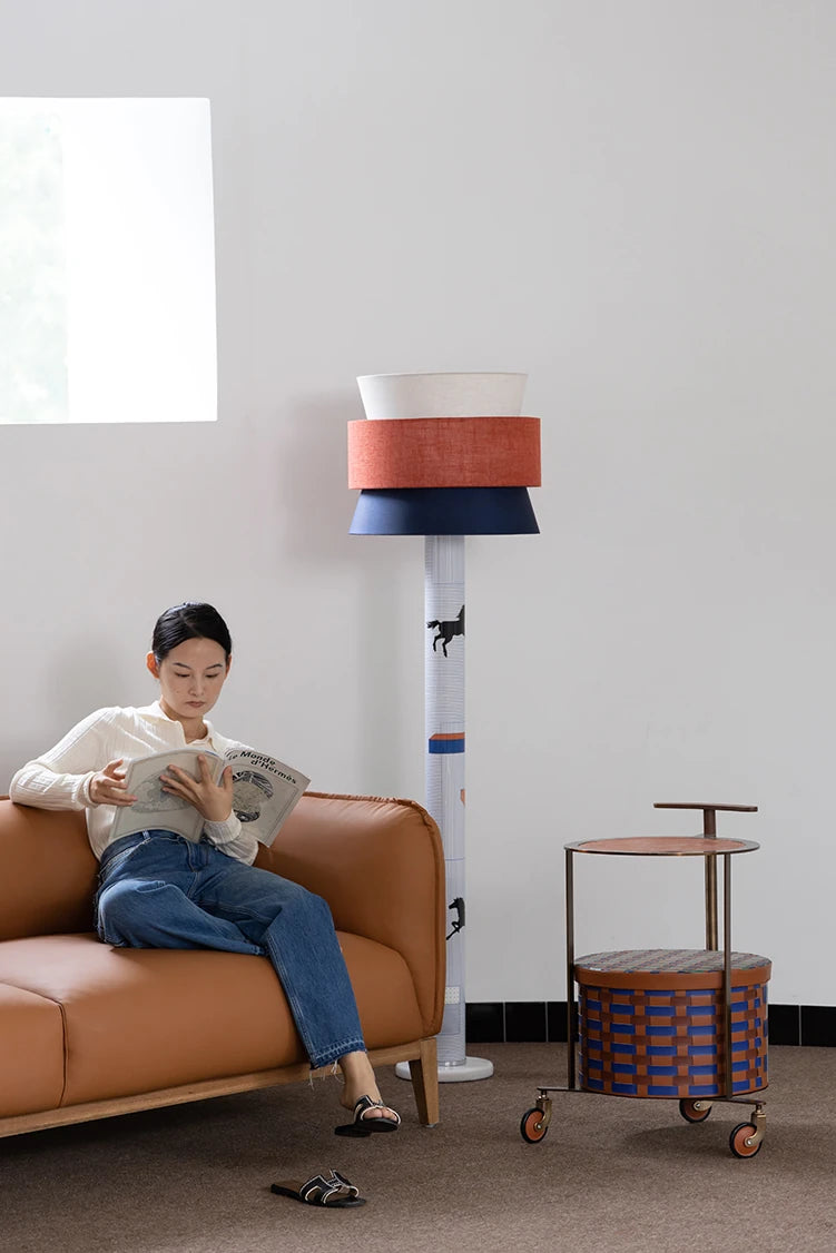 おしゃれなPUレザーとステンレス製センターテーブル|ウォールナットデザインでインテリアをアップデート! hrn-5267