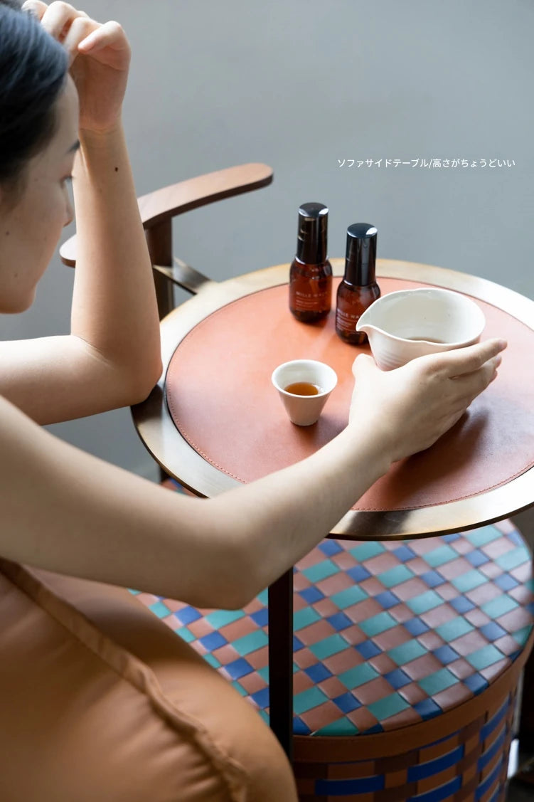 おしゃれなPUレザーとステンレス製センターテーブル|ウォールナットデザインでインテリアをアップデート! hrn-5267