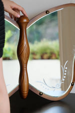 蝶型デザインのガラスミラー | 無垢材フレームのハンドカット仕上げ | おしゃれなインテリアに最適 hrn-5268