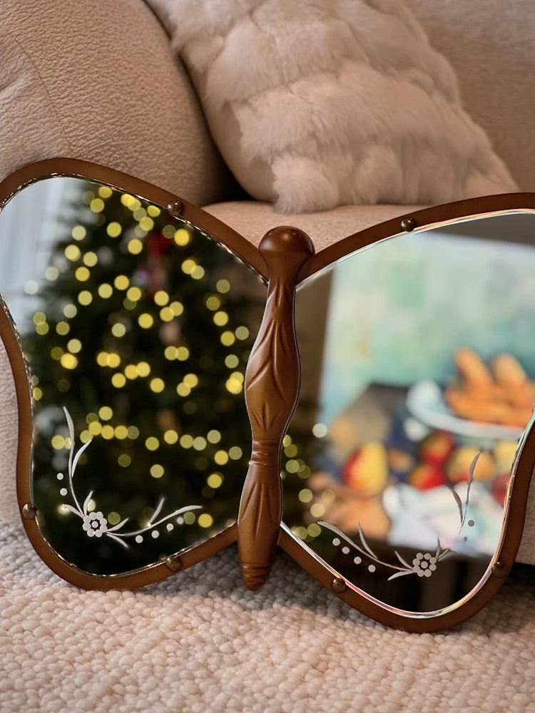 蝶型デザインのガラスミラー | 無垢材フレームのハンドカット仕上げ | おしゃれなインテリアに最適 hrn-5268