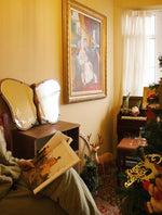 蝶型デザインのガラスミラー | 無垢材フレームのハンドカット仕上げ | おしゃれなインテリアに最適 hrn-5268