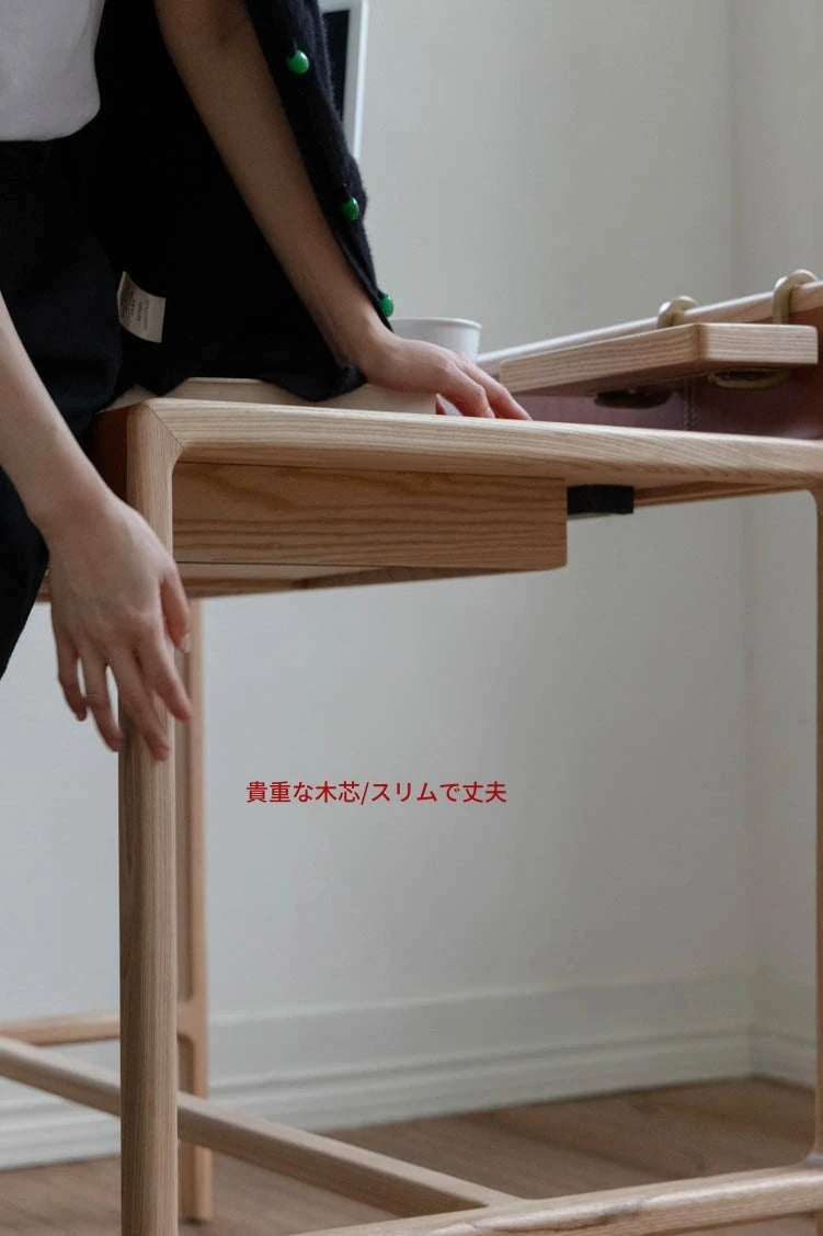 アッシュ材のスタイリッシュなデスク - 合成皮革のデザインが魅力的! hrn-5269