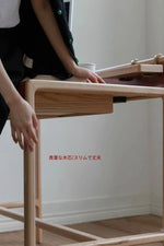 アッシュ材のスタイリッシュなデスク - 合成皮革のデザインが魅力的! hrn-5269