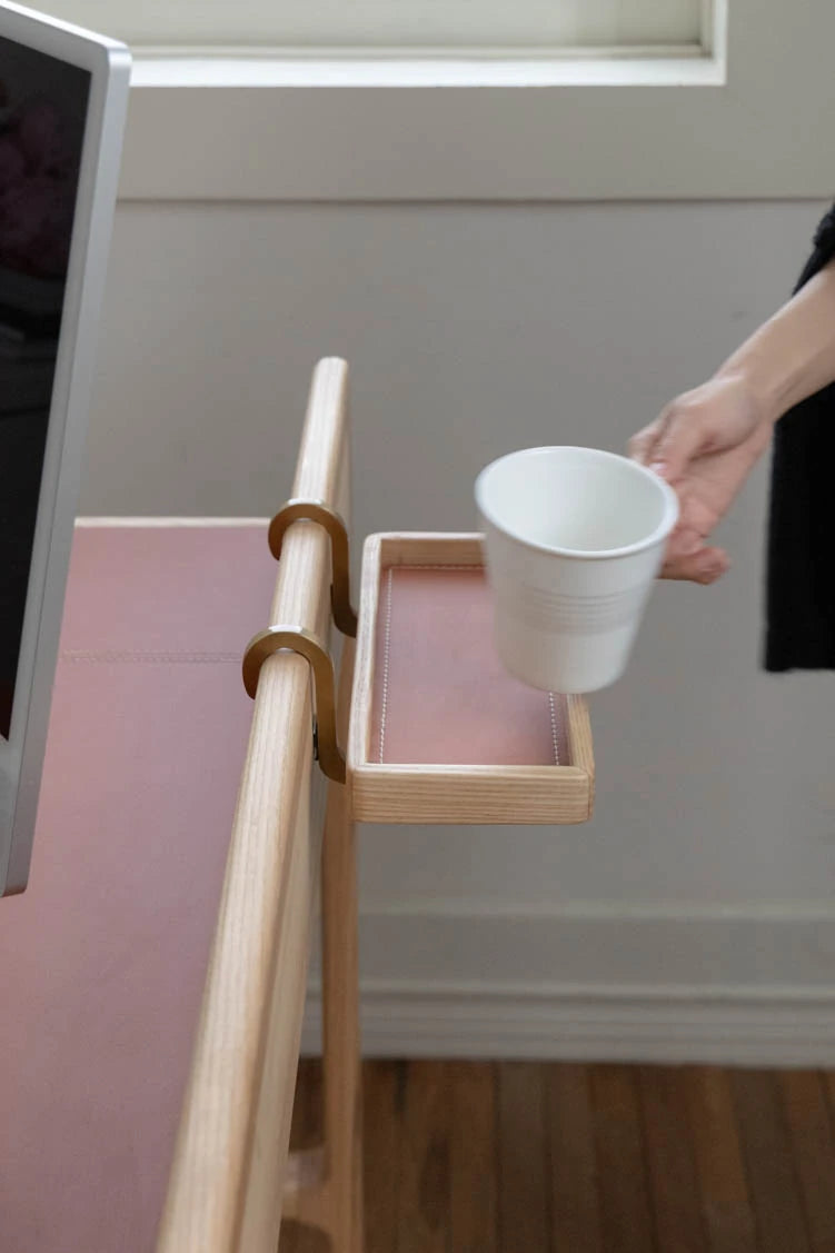 アッシュ材のスタイリッシュなデスク - 合成皮革のデザインが魅力的! hrn-5269