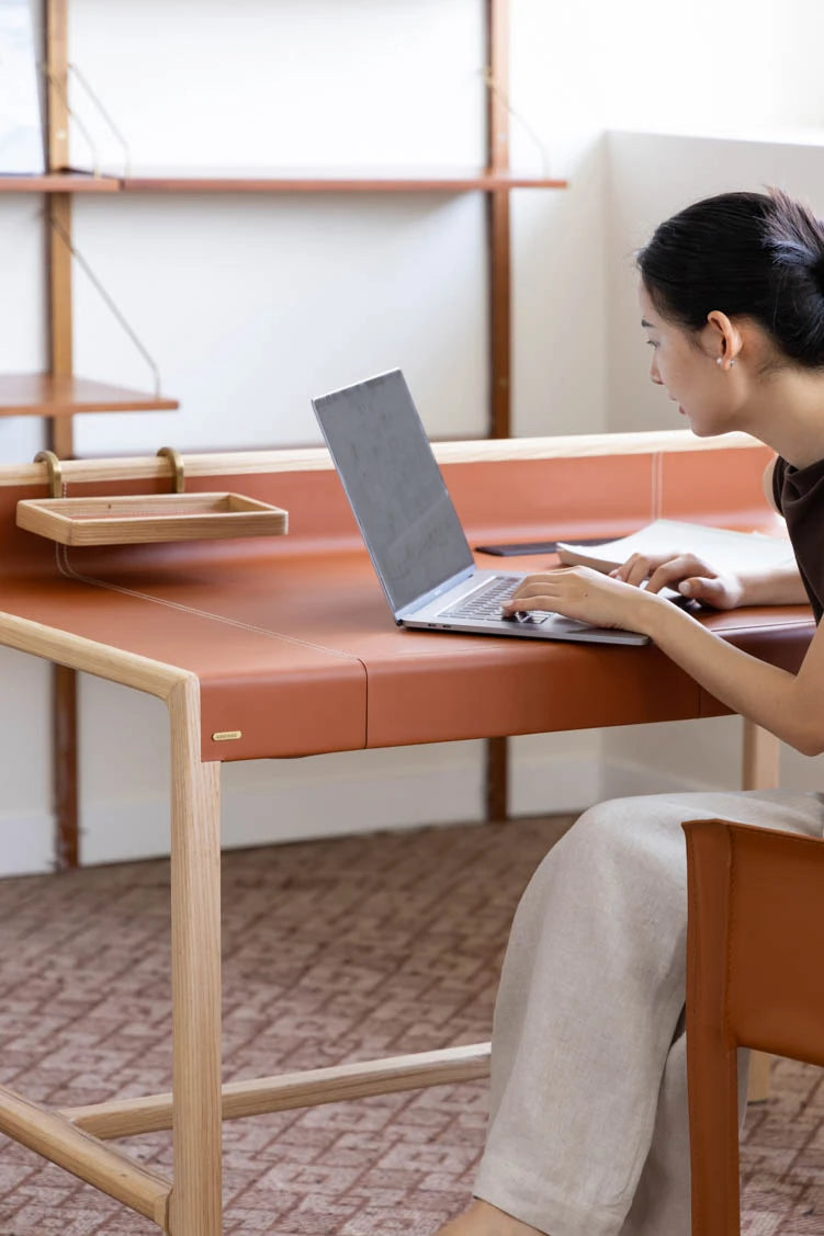 アッシュ材使用のおしゃれな合成皮革チェア - 高品質・デザイン重視の快適な座り心地 hrn-5270