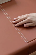 アッシュ材使用のおしゃれな合成皮革チェア - 高品質・デザイン重視の快適な座り心地 hrn-5270