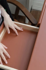 アッシュ材使用のおしゃれな合成皮革チェア - 高品質・デザイン重視の快適な座り心地 hrn-5270