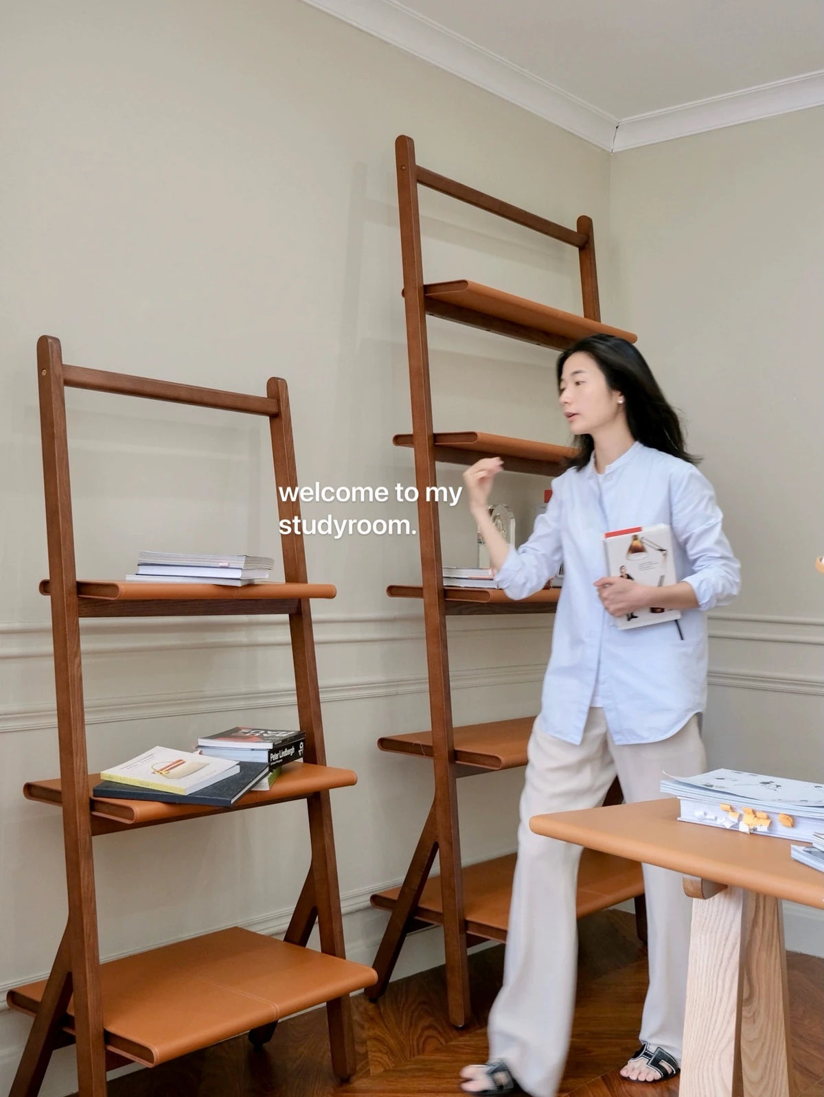 アッシュ材使用のおしゃれな合成皮革チェア - 高品質・デザイン重視の快適な座り心地 hrn-5270