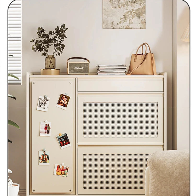 無垢材製のスタイリッシュキャビネット - 多層板仕上げで機能的な収納スペースを提供! hrvr-5082