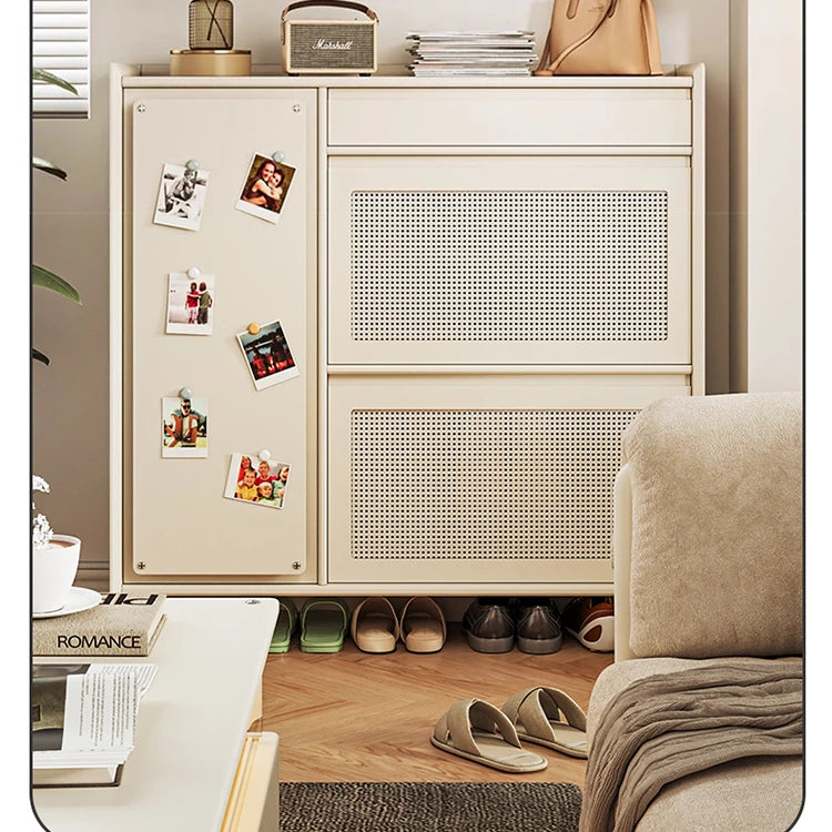 無垢材製のスタイリッシュキャビネット - 多層板仕上げで機能的な収納スペースを提供! hrvr-5082