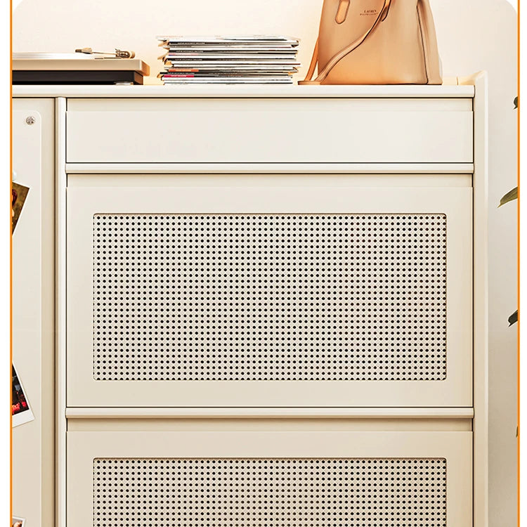 無垢材製のスタイリッシュキャビネット - 多層板仕上げで機能的な収納スペースを提供! hrvr-5082